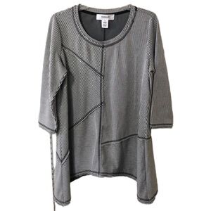 Shark bite stripped top